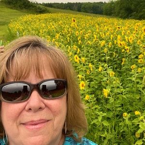 Meet your Posher, Elizabeth